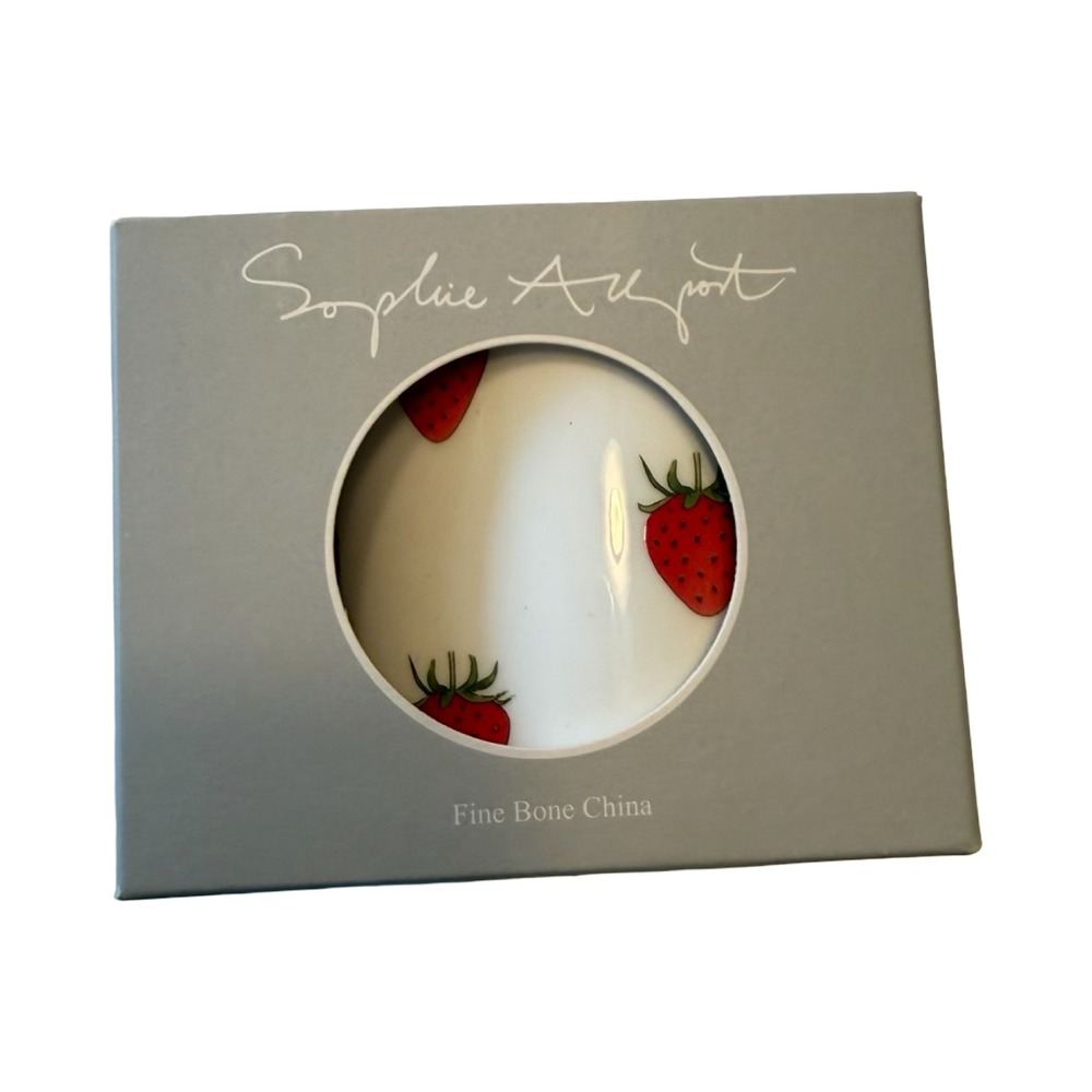 Sophie Allport Strawberries Fine Bone China Mug New in Box IM9701 White Red